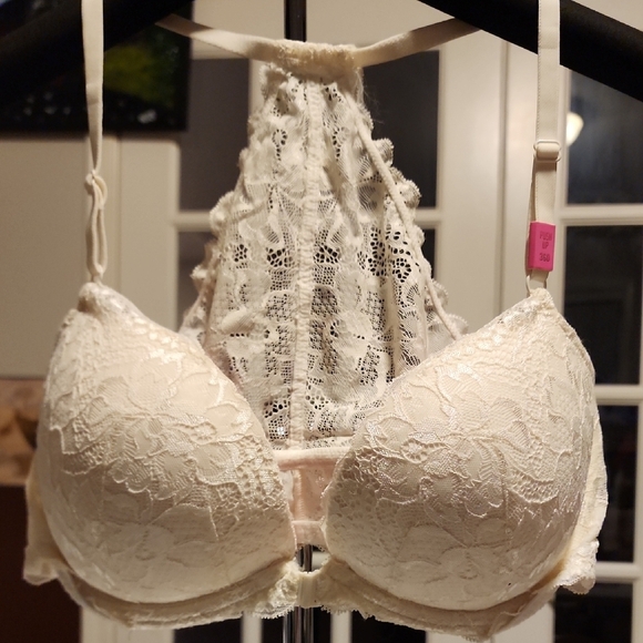 NWT Cream Lace Full-Coverage Bra Intimates - Picture 1 of 3